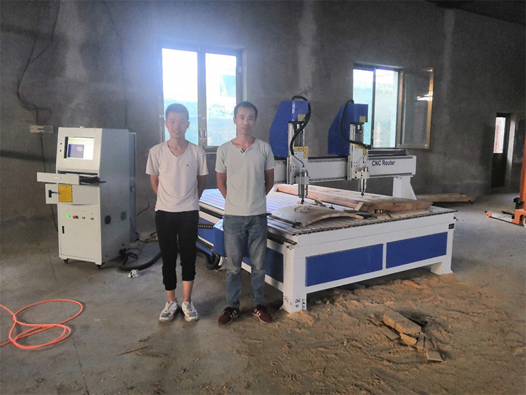 Shanxi Jinzhong 1825 independent double-head CNC engraving machine(圖1)